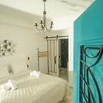 Seabed Mykonos Apartahotel 4*